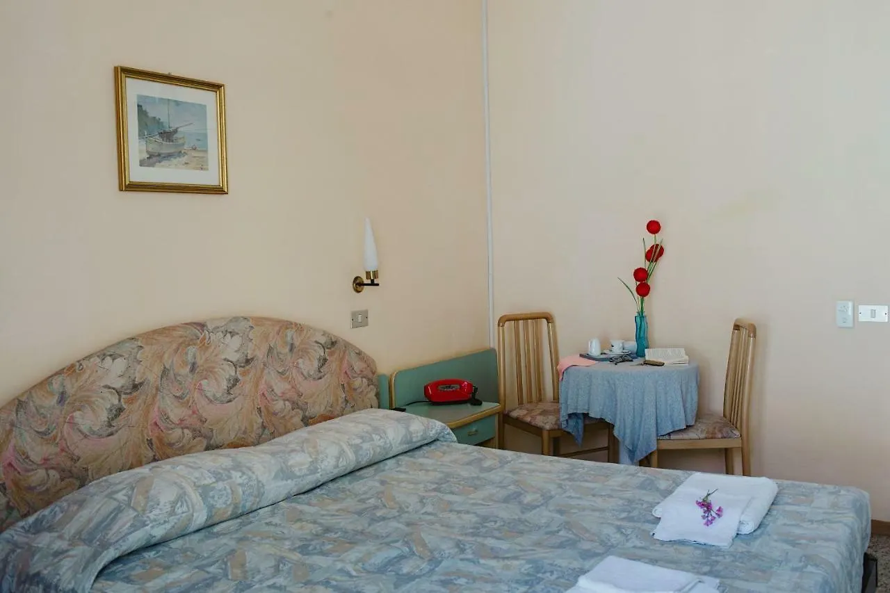 Hotel Villa Lauretta Bellaria-Igea Marina 3*,  Italia
